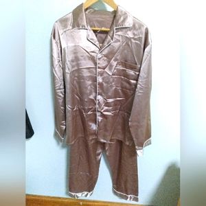 Pair pajamas size youth XL tan color
